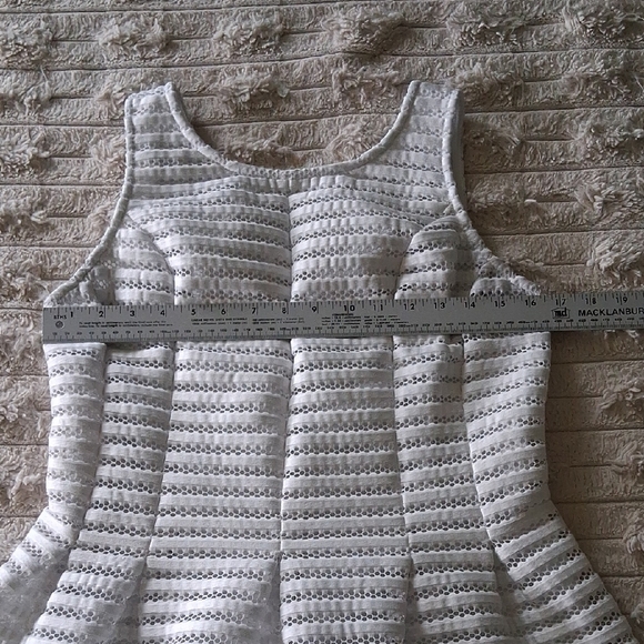 Taylor White A-Line Sleeveless Dress - Picture 3 of 5